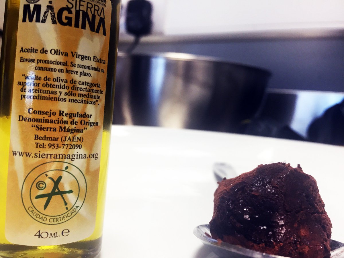 Trufas de chocolate con #AceiteOliva 'Sierra Mágina' by <a href="/anaentreolivos/">CocinandoentreOlivos</a> , receta casera y muy saludable ❤️🧡💛💚💙💜🖤