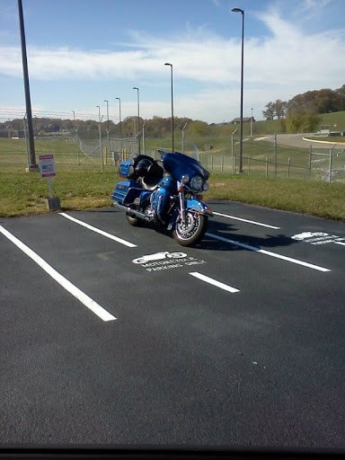 #Motorcycle #Parking via <a href="/AAA_Stripe_Pro/">Anna</a> linkedin.com/in/aaastripepro