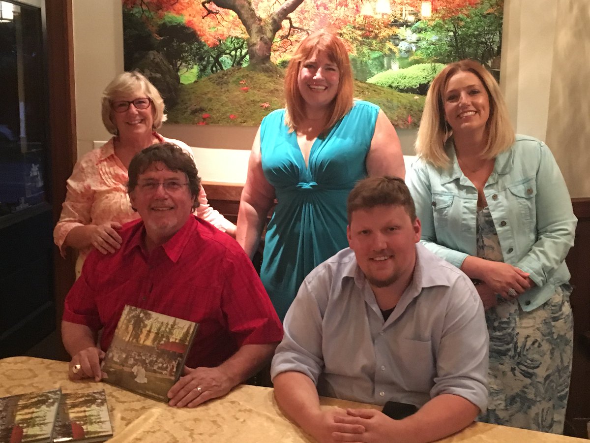 Congrats to <a href="/JonMuellerXLK9/">Jon Mueller</a> on his new book Private Park Public Park!  It's wonderful!  delaneycreek.com
#CdaID #CityPark #pnw