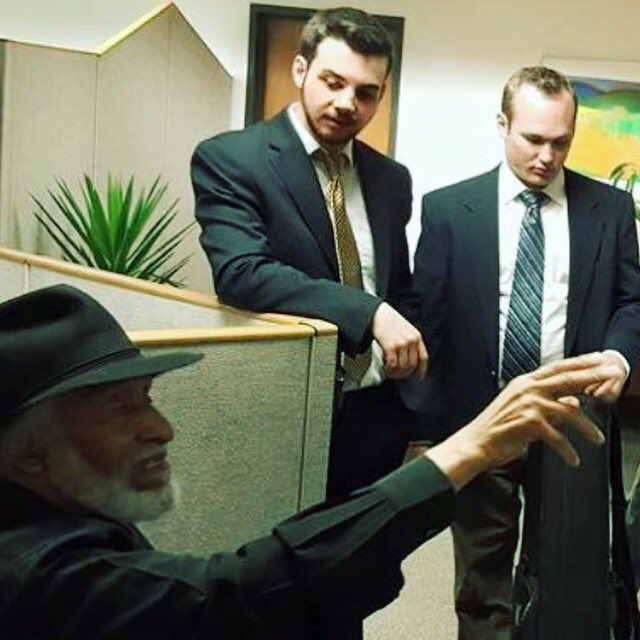 themikecasey's tweet image. Meeting my hero @sonnyrollins in 2015 pre @harttschool graduation was amazing! Mack The Knife video premiere drops tomorrow on @Jazzineu 😎🎶🎷