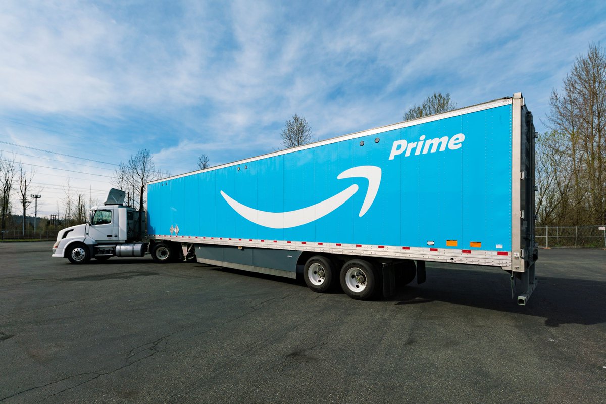 Recode's tweet photo. Amazon Prime is testing a try-before-you-buy option on up to 15 pieces of clothing at a time https://t.co/U99fBTpIl1 https://t.co/bYhzxSf5oV