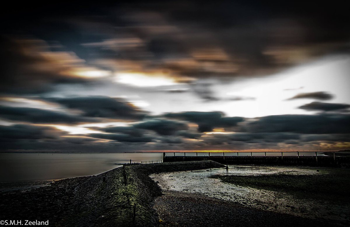 People travel north from Barcelona, not south. #travel goo.gl/dvKrBD  #art goo.gl/xRhYYc  #amsterdam #barcelona