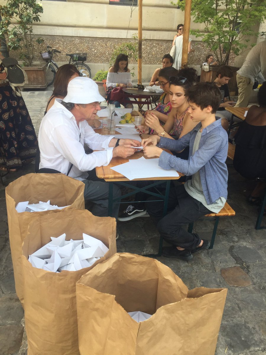 Les Autres tweet media