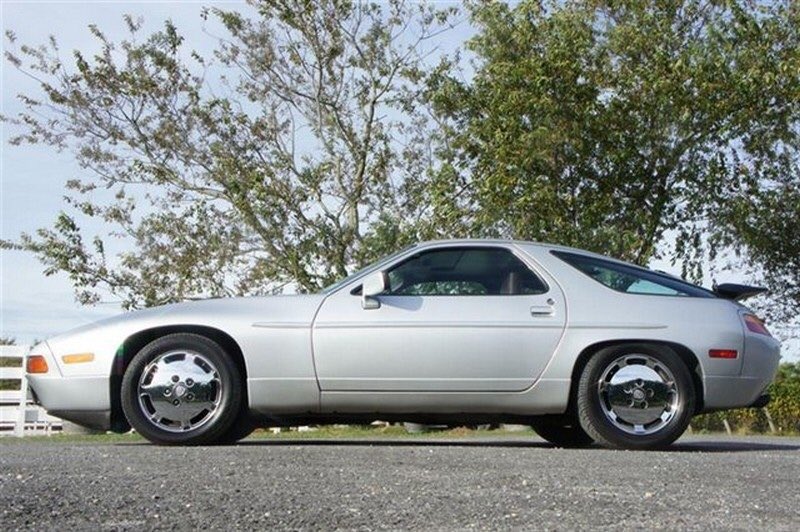 Genesis_Sound's tweet photo. Long road trip 👏👏👏. Time for this ride to come out of storage ☺️. @Porsche #porsche928S4 #175mph # https://t.co/VEYVkWaKtY