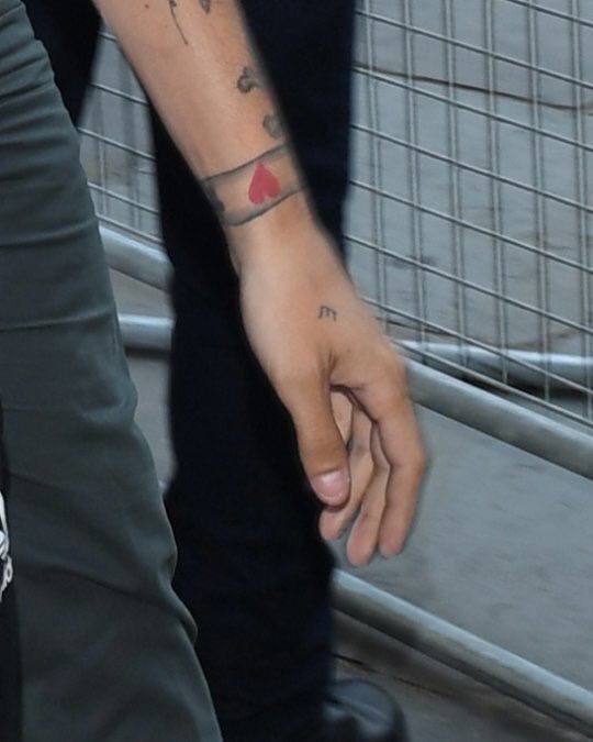 _QueenCalder's tweet image. 😭😭