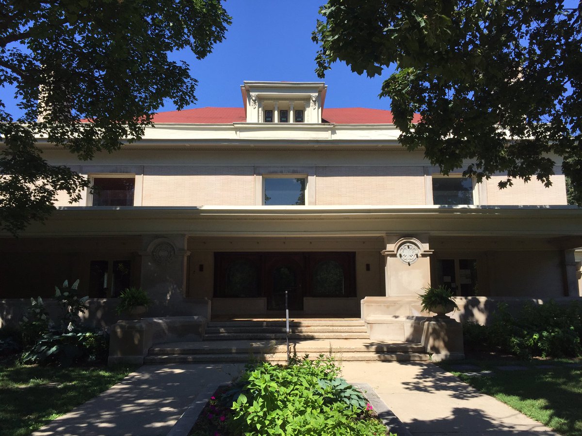 ky_lahucik's tweet photo. Thank you to @PleasantHomeOP for giving @OPEduFoundation's Architectural Photog campers a tour of this beautiful, historic home today! https://t.co/0Gce7uOEMv