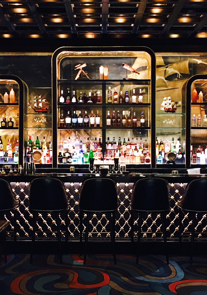 Talking about #Sexy 👠bars 🍾 in #Jakarta <a href="/FSJakarta/">Four Seasons Jakarta</a>