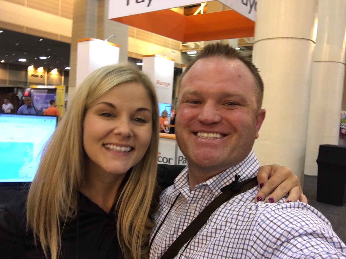 bluestonerecru1's tweet photo. #hotelengine #shrm2017 @SHRM https://t.co/YMcBOgjyxA