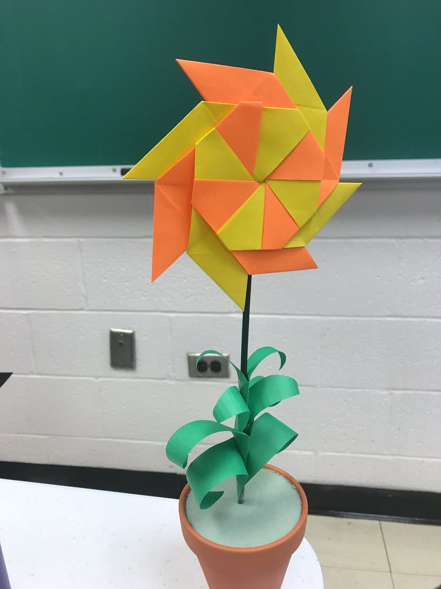 JBESKCrew's tweet photo. Hands on geometry at SEE-Math with @costaclassclown. Ready to engage 4th graders! @cara_skaggs @_BeverlyJMiller @JBESBears @cjmarczak https://t.co/pGwQBdwdv8