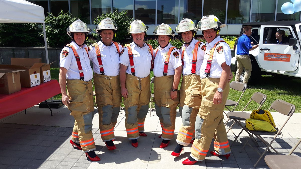 HamiltonFireDep's tweet image. Chief and Senior Officers supporting  #WAMHamilton @YWCA_Hamilton @HamFirefighters