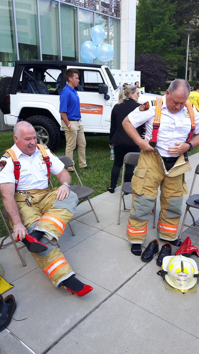 HamiltonFireDep's tweet image. Chief and Senior Officers supporting  #WAMHamilton @YWCA_Hamilton @HamFirefighters