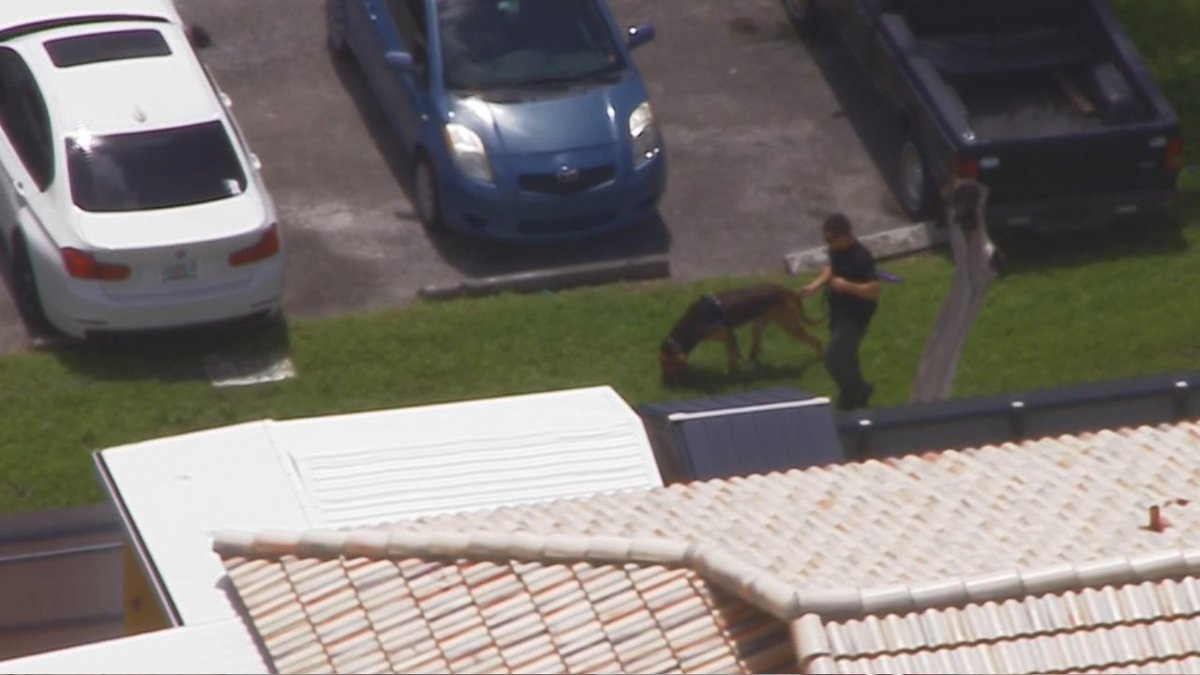 Police searching for missing 11-year-old boy in Hialeah bit.ly/2rNcqlx https://t.co/vb5u6vCN9d