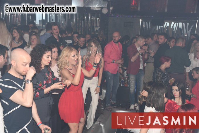 Naughties,let's party tonight on @LiveJasmin !See you there in a bit @CamsErotica @DevilDooL @nakedwomentime<a class="tags" href="/tag/livejasmin">@livejasmin</a><a href="/tag/haha"class="tags"><span>#haha</span></a>