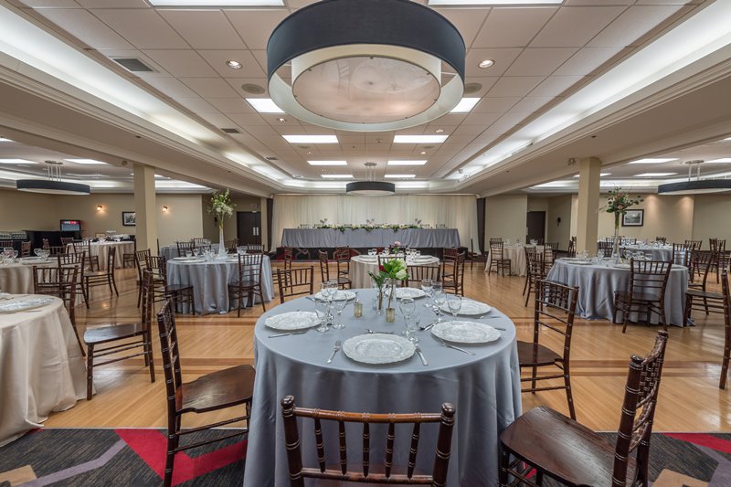 FourPointsEdm's tweet image. Super happy to partner with @InfiniteEvent for all decor and AV needs - be sure to ask about their DJ &amp;amp; Photobooth for your next event!