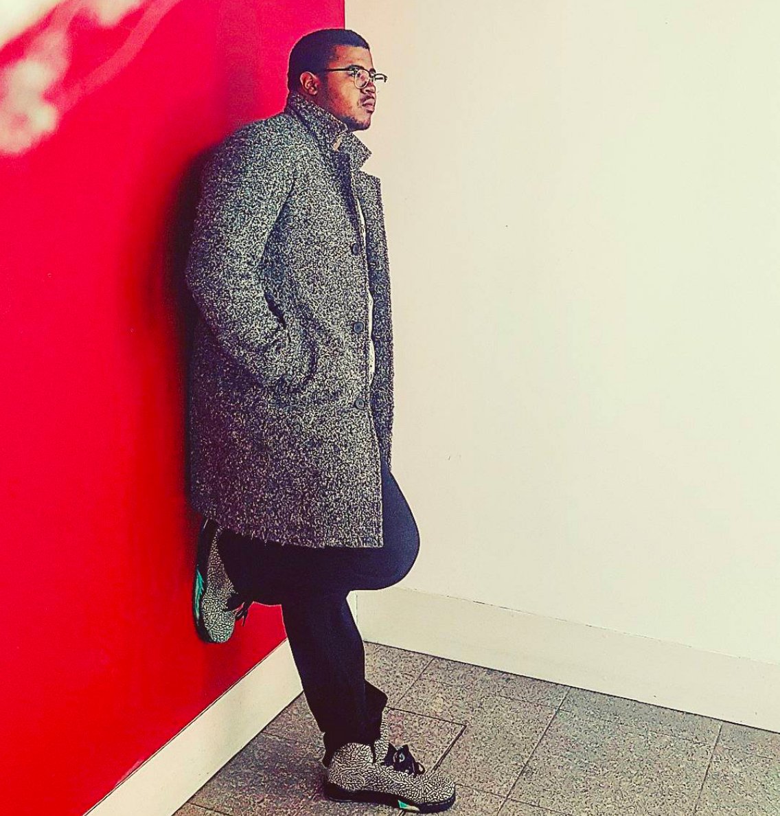 FreeM1nds's tweet photo. Take this pic of me looking all #pensive.
#Bali #MalcolmXGlasses #AMAZINGKICKS
#WondefulShoes
#ThatJacket #FREEM1ND
#BenTV
#Zambia https://t.co/JjLjK9kN9E