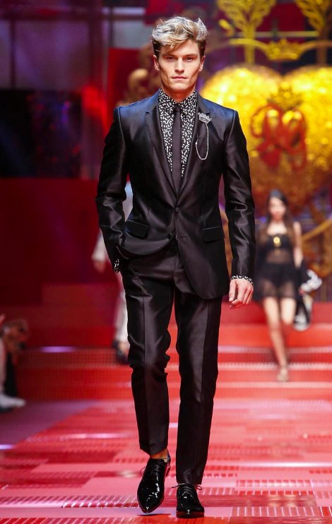 SelectModelMgmt's tweet image. A Select stampede over at the @dolcegabbana in Milan this weekend, @oliver_cheshire @joshujworld @steven_chevrin &amp;amp; Roberto Rosselini #MFWM