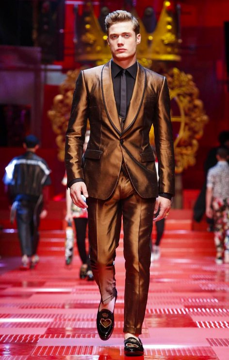 SelectModelMgmt's tweet image. A Select stampede over at the @dolcegabbana in Milan this weekend, @oliver_cheshire @joshujworld @steven_chevrin &amp;amp; Roberto Rosselini #MFWM