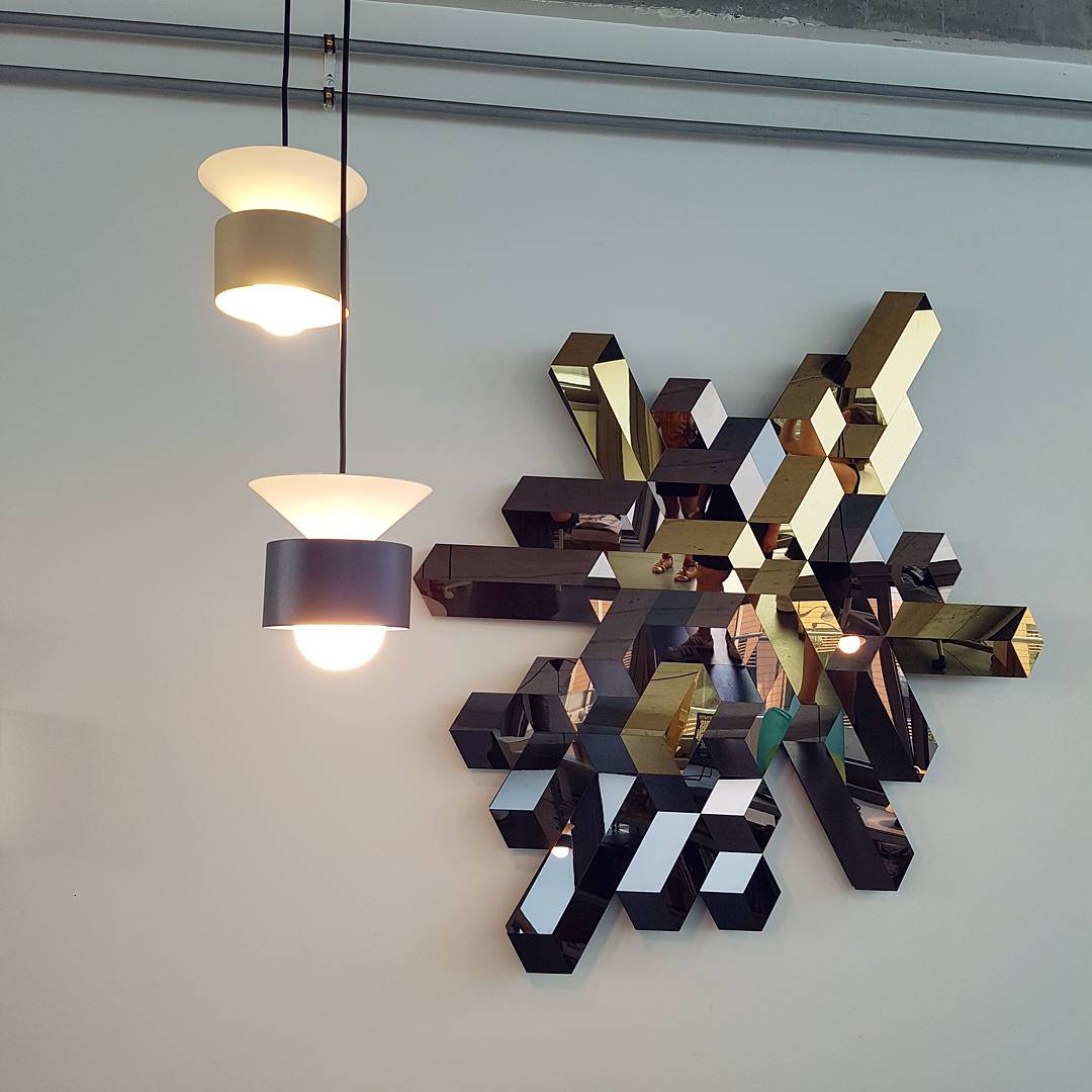 espritdesign's tweet photo. En visite chez Samuel Accoceberry pour decouvrir sa derniere création pour @LightOnline_fr et @designerbox #design #lightonline https://t.co/pWJm8w0VRX