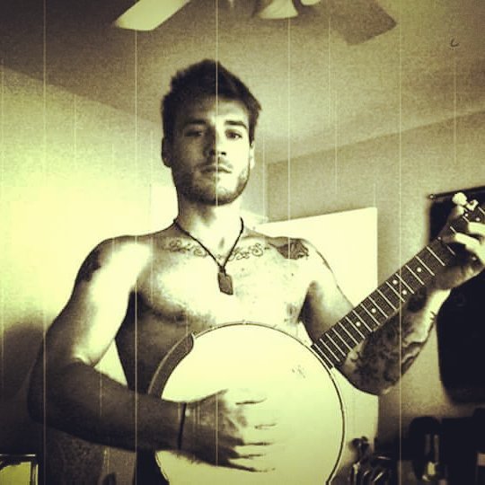 realWillWillens's tweet photo. My mommas banjo 
#singersongwriter #love #music #Appalachia #mountainwalker #peaceseeker #banjo https://t.co/KBe6EyUGxv