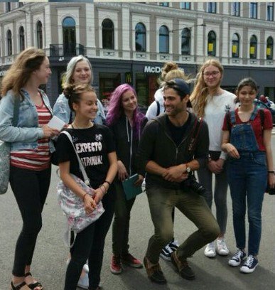 ShadowhuntersE's tweet photo. #ShadowhuntersFans ¡@MatthewDaddario y @Eskim089 con @EliaEmanuelle y más fans el día de hoy en Latvia! 
Vía: @ShumDarioNews https://t.co/dwF40nqVM2