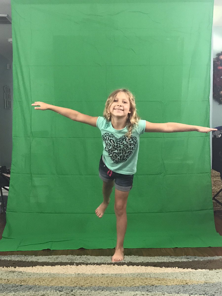 DoInkTweets's tweet photo. RT @mrs_byrds_class: The green screen is set up!!! @eleadcon #eLead2017 #TIMETOLEARN !! @DoInkTweets https://t.co/9vb21PztJX #doink