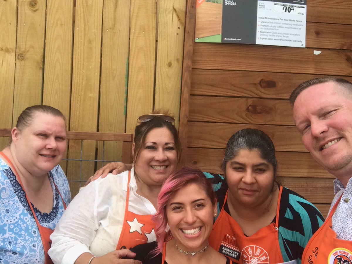 HD6507's tweet photo. Another Sp. Tuesday w/ SM - dropping by to give some PK #WeInstallFencing #GotPrivacy? @bjp84 @BordelonAaron @R3Dstitchball @laroldan32 https://t.co/FZ3rjGdM9v