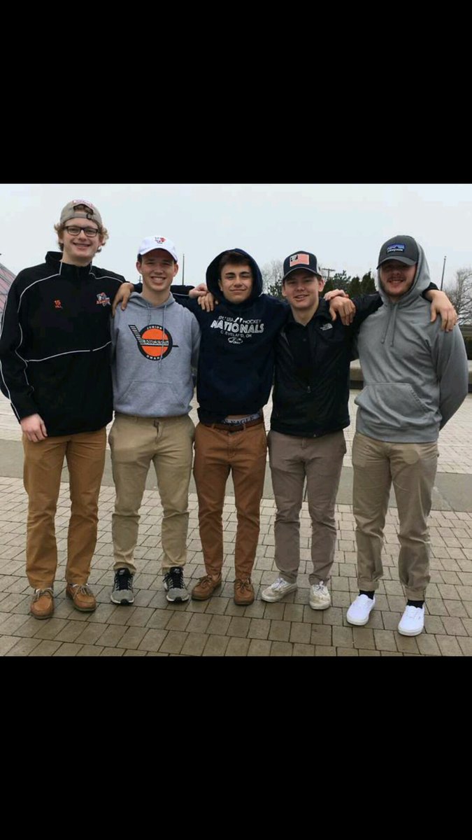 skradski's tweet photo. Happy Birthday you crazy mof! Love and miss you, hmu whenever you're visiting the big O. Party hard tonight big guy!!🎉😘 #scorange https://t.co/tX0pbyI3g2