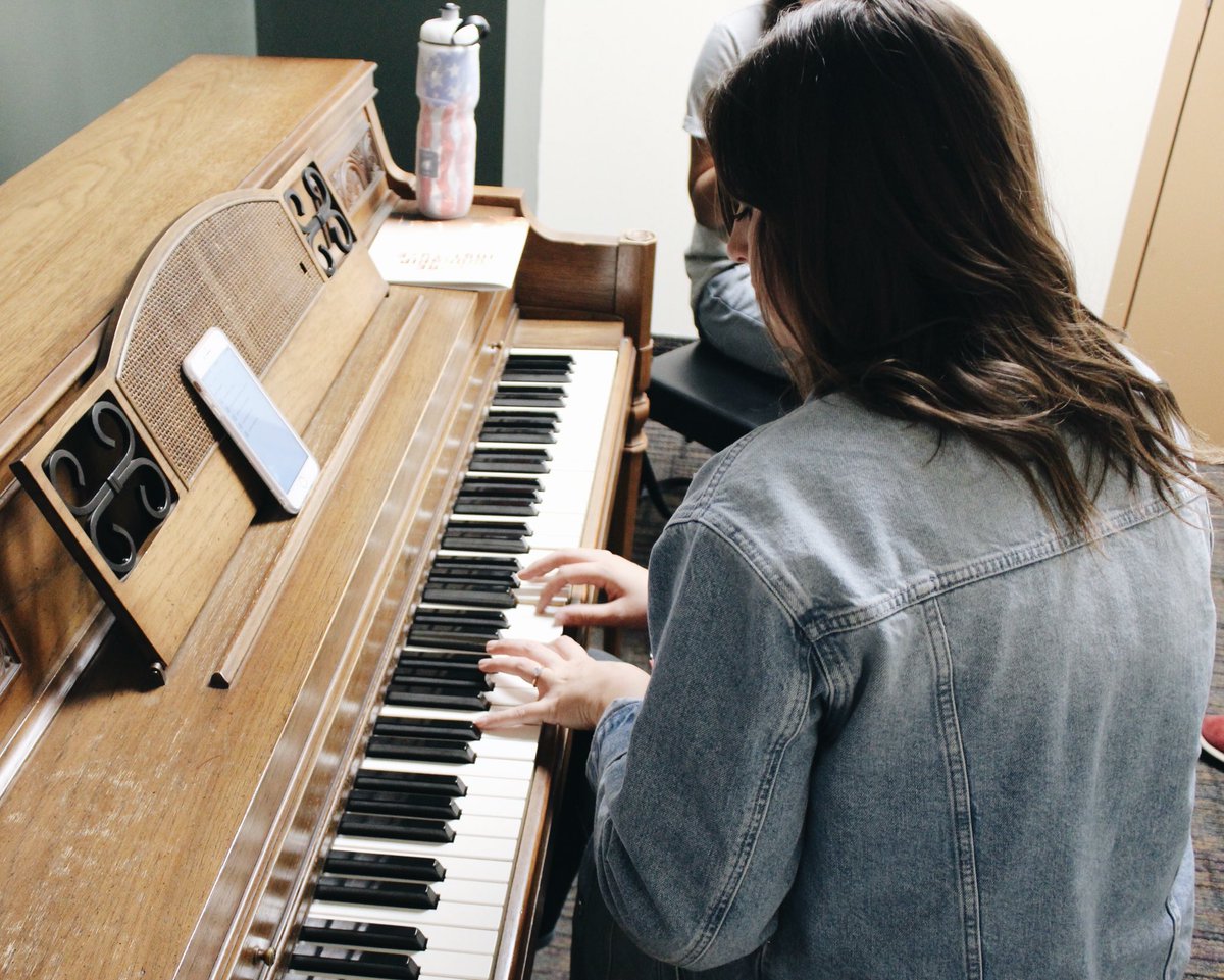 PureWorshipPWI's tweet photo. "Songwriting is a muscle. You have to strengthen it whether you feel like it or not."
-Mark Alan
#PureWorshipInstitute https://t.co/2sowEh461B