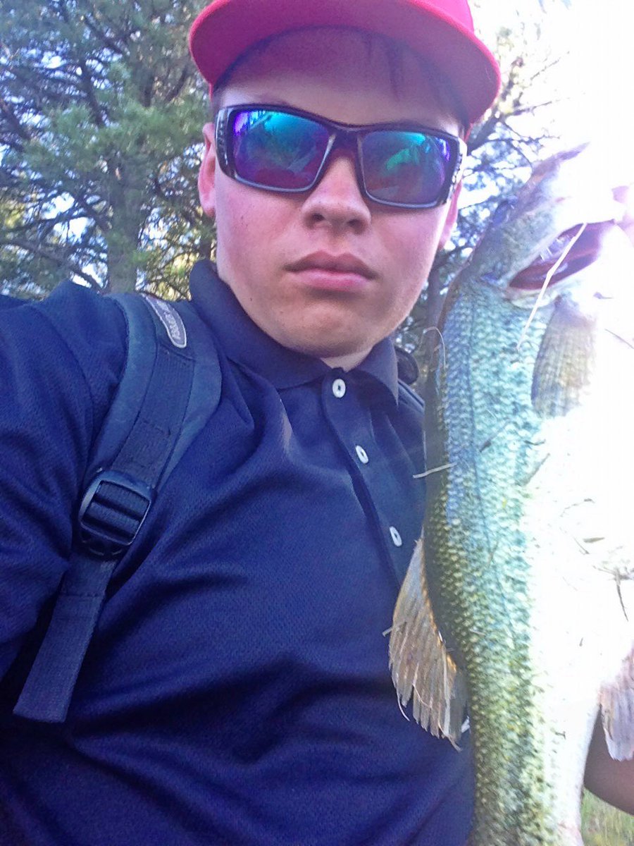 thatkidniko's tweet photo. #RestingFishFace ๐ Caught this one at a secret ๐ฅ pond in Northern AZ on a Deps 175 with some @LiquidMayhem_ ๐ฏ #BassLife #PondFishing https://t.co/2qxi804UUY