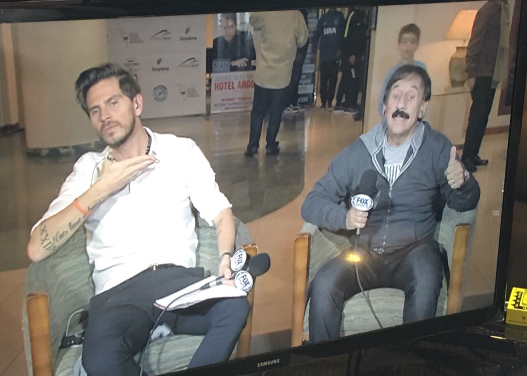 PolloVignolo's tweet image. Ya venimos desde Bahía Blanca con foxradio ! Está enloquecido ROBERTO!!!!