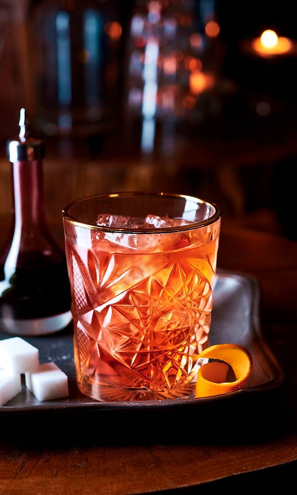 "Quel whisky me conseillez-vous pour un cocktail Old Fashioned ?" hubs.ly/H07SgY00