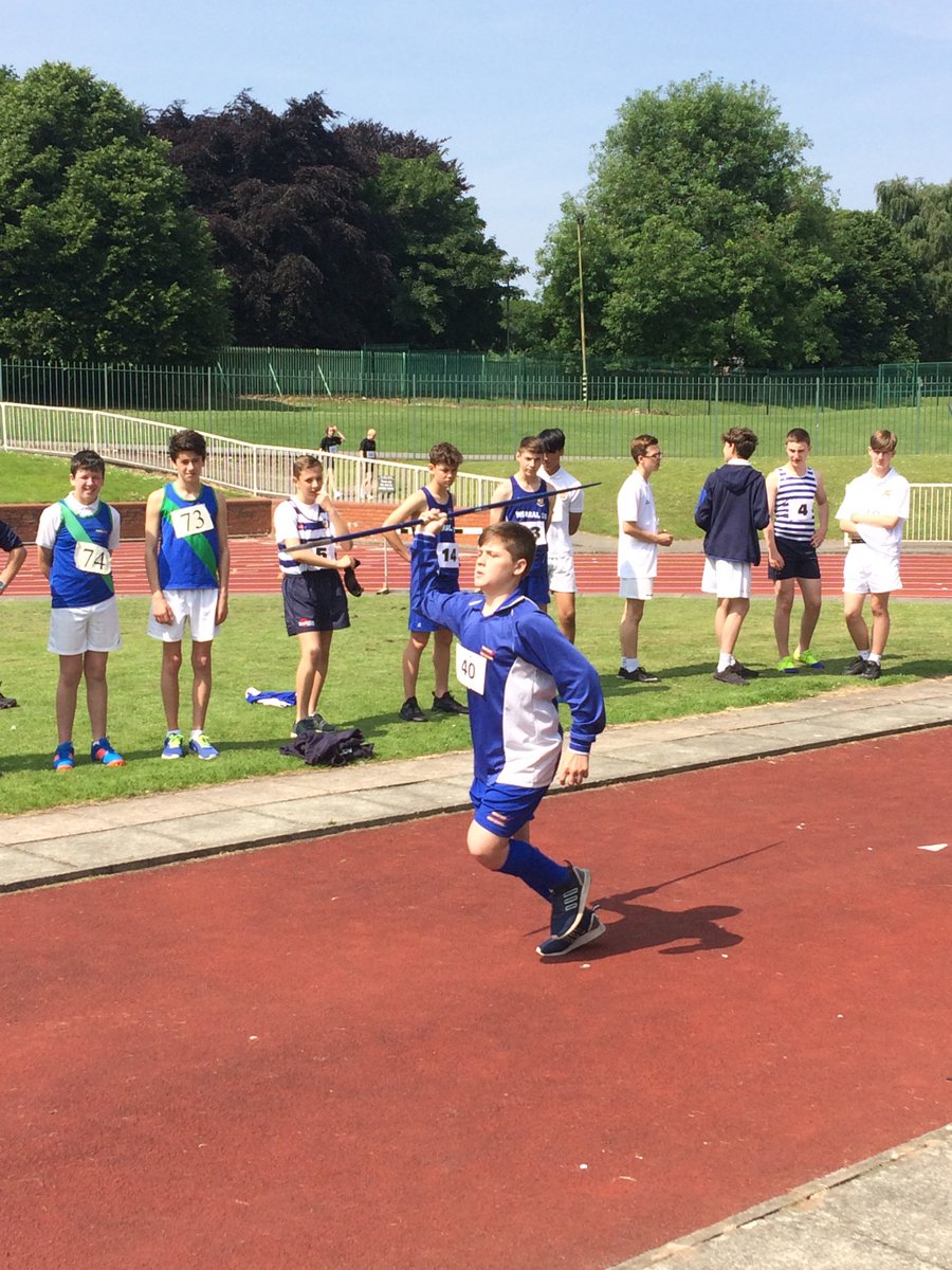 RidgewayPhysEd's tweet photo. YEAR 7 javelin and shot putt https://t.co/8lueUyXxKS