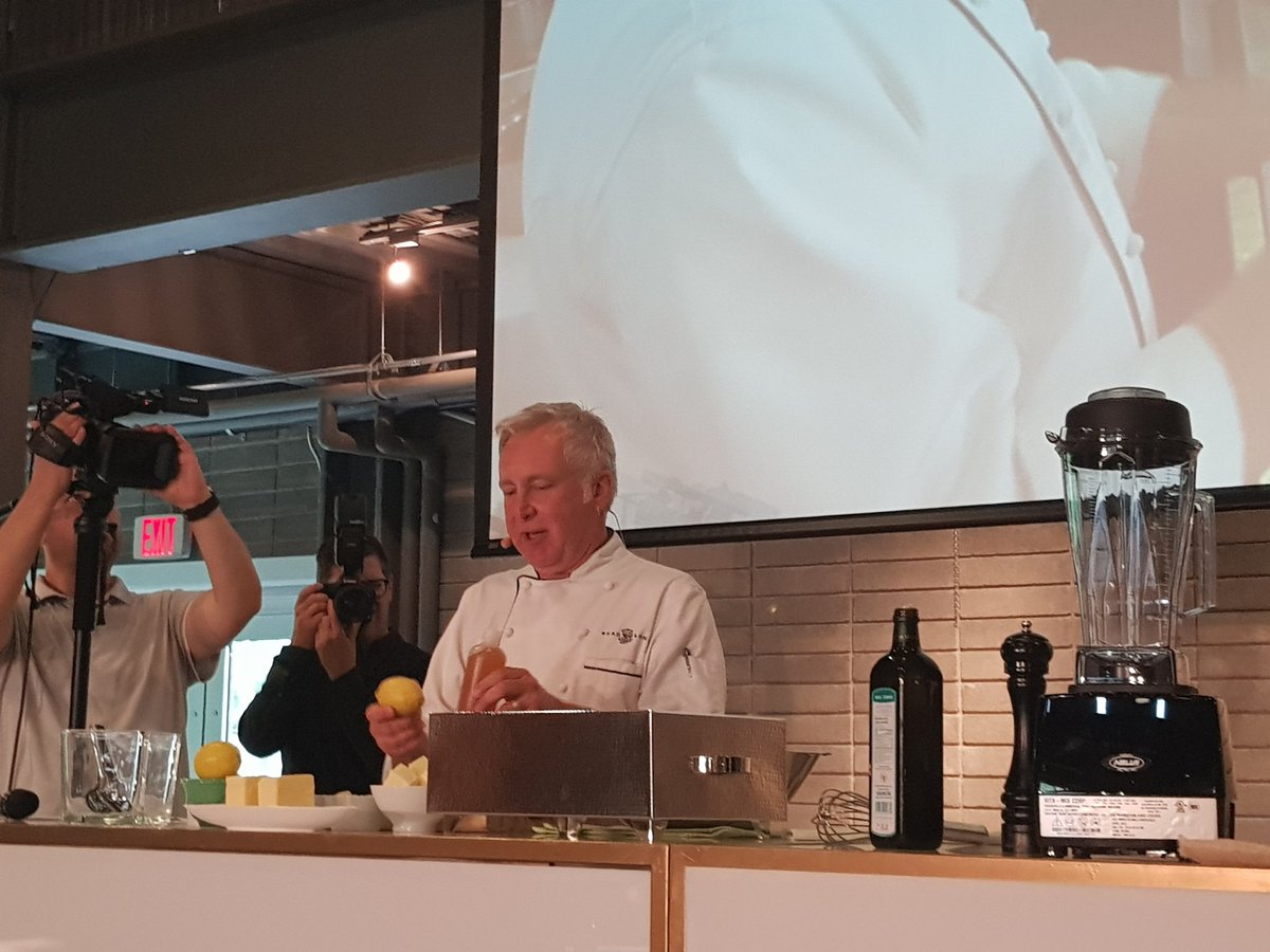 marc_saltzman's tweet image. Awesome to see (and taste) #ChefBradLong&apos;s work @ the #AlconKitchenParty event! Delicious #EyeTech. Fun #LoseYourReaders campain with #Alcon