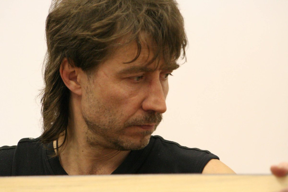 Поздравляю с юбилеем моего друга, Поэта и Художника Александра Карташова!Как изысканное вино,с возрастом он становится ещё лучше и дороже)