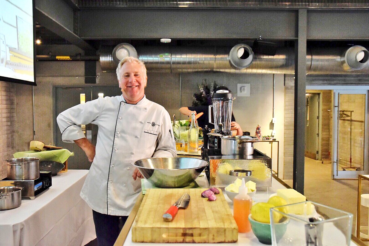 amanda_cosco's tweet image. #ChefBradLong says #EyeTech helped him feel young again #AlconKitchenParty