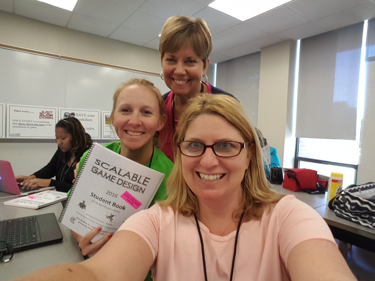 OMS_Readers's tweet photo. Getting ready for school: learning coding with Scalable Game design! #scalablegamedesign @MathEdPhD @mekopsas https://t.co/7RwGJuq4GO