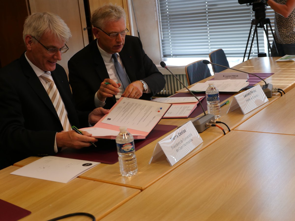 <a href="/Universite_Caen/">Université de Caen Normandie</a> <a href="/facdroitcaen/">UFR Droit Caen</a> signature d'une convention de partenariat avec <a href="/Prefet14/">Préfet du Calvados</a> pour la création d'un DU "laïcité et République".