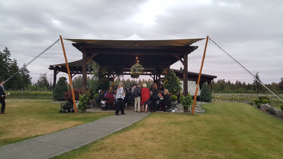 bhaskarofficial's tweet photo. Dinner at @40KnotsWinery in @ComoxValley
#BCShellFest
#BCSeaFoodExpo
#BCShellfishFestival https://t.co/nMf4g0Ab7A