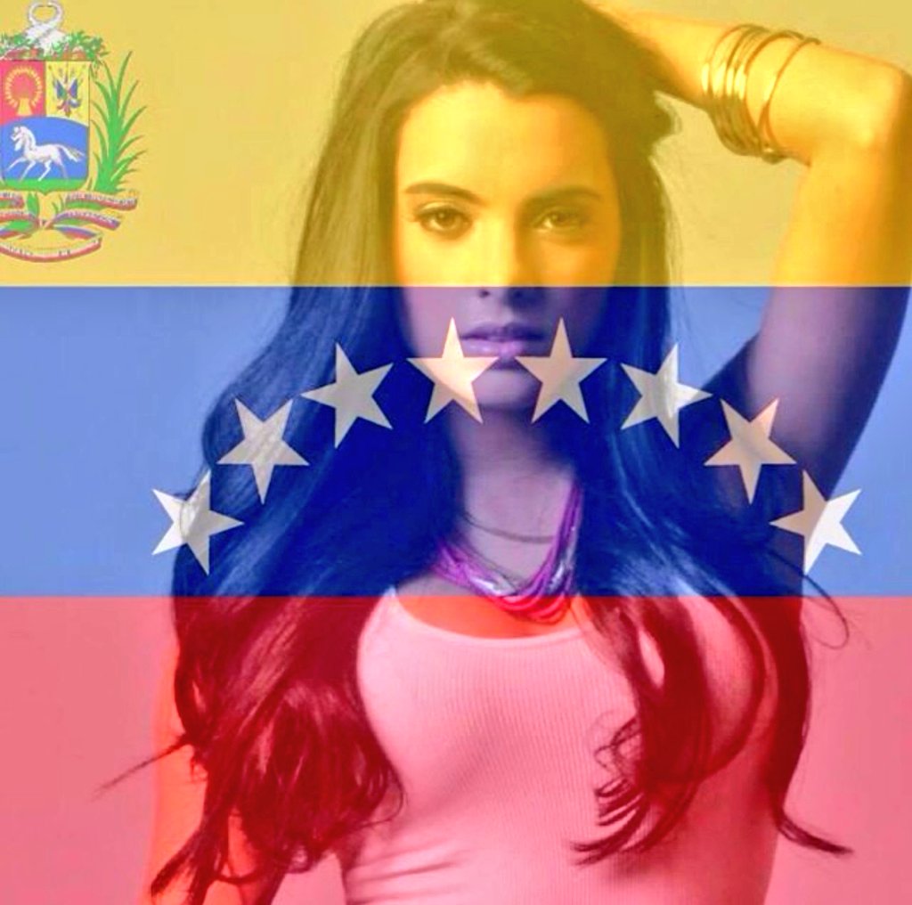 XiomaraF12's tweet photo. #FelizDiaDeLaBandera 🇻🇪 y a una Venezolana q robo muchos ❤ entre ellos él mio Feliz día hoy y siempre 😊
🇻🇪❤😘 https://t.co/mMmF3S1oiZ