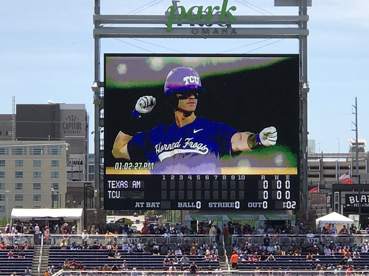 KipHooks's tweet photo. Here we go! #PlayBall #CWS #ToadInOmaha #OmaFrogs #GOFROGS https://t.co/O5j2lEC4nF