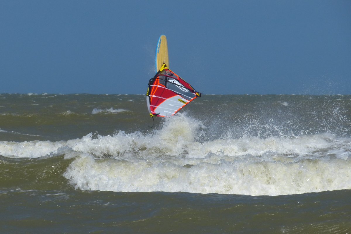 St3v13D's tweet photo. #surf #windsurfing #bredene #twinclub #sea #bredeneaanzee #sport #surfing #waves #fun #belgium #coast #beach #vacation #jump #fly https://t.co/aHUMVogdrB
