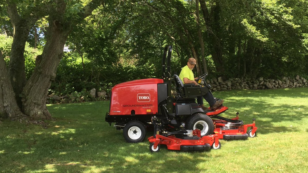 Thank you John and the rest of the Fairhaven Public Works crew for taking delivery of a new Toro 4000•D Groundsmaster! <a href="/ToroGolf/">Toro Golf</a> <a href="/TPC_Toro/">TPC-Turf Products</a>