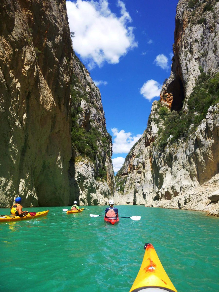Demà tornem a #Lleida per recòrrer el congost de Mont-rebei en caiac, fer una via ferrata i tastar vins d'altura. Ganes! 📷 <a href="/Zenithaventura/">Zenith Aventura</a>