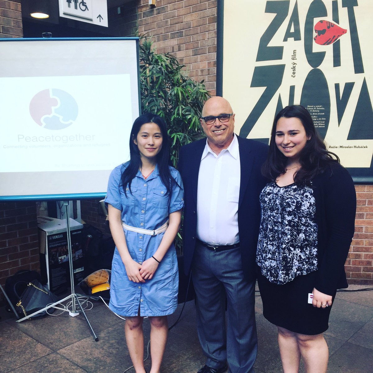 PalbricArt's tweet photo. Thanks to the talented young women behind @Peacetogether17 for sharing their vision with us. #WorldRefugeeDay #girlsintech #girlsforachange https://t.co/NDEjRzWnJ8