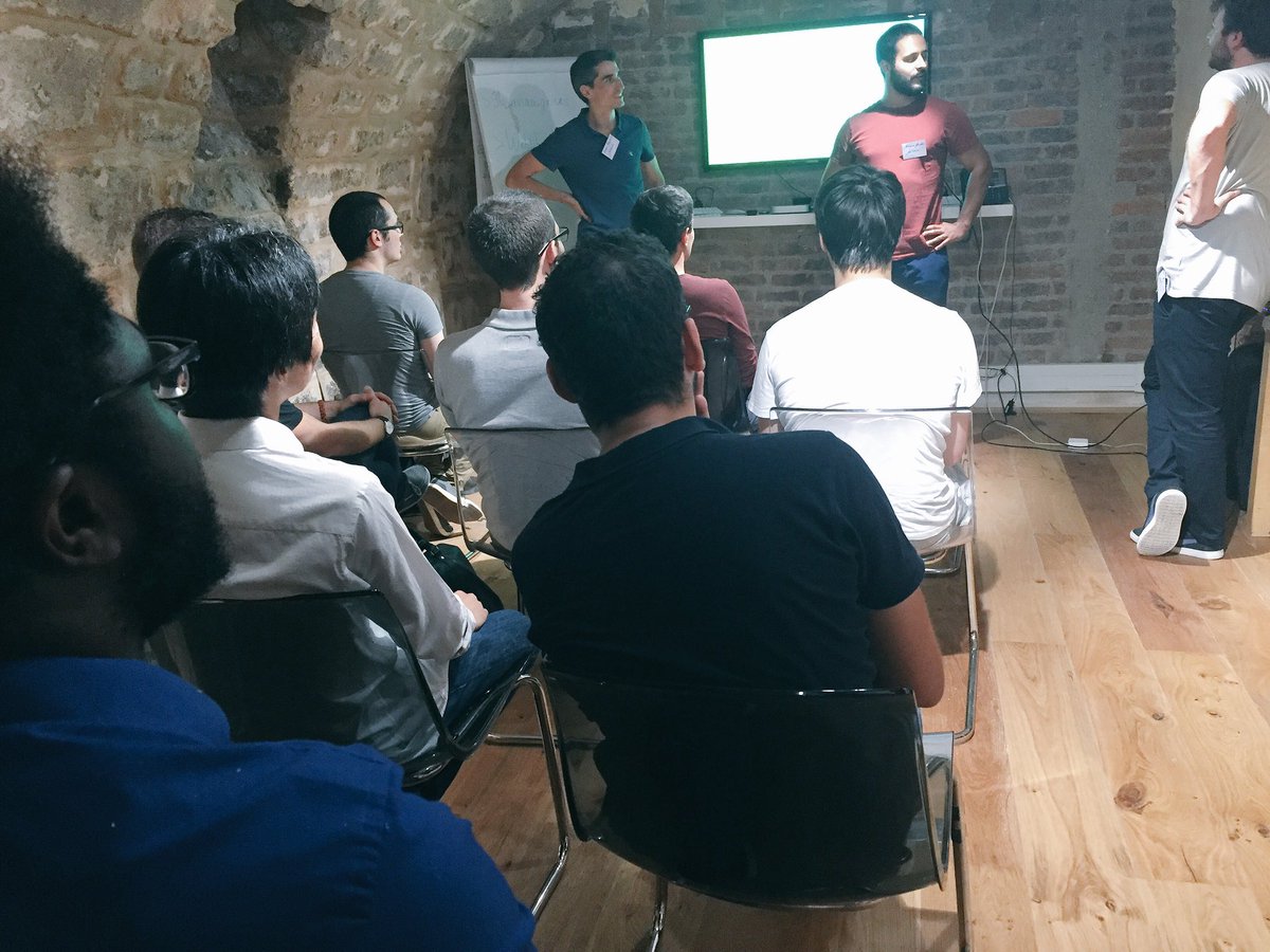 TechDoorsLive's tweet image. Romain, Valérian et Eric prennent la suite pour parler de @jobteaser de leur roadmap et de la stack - #JobTechParty