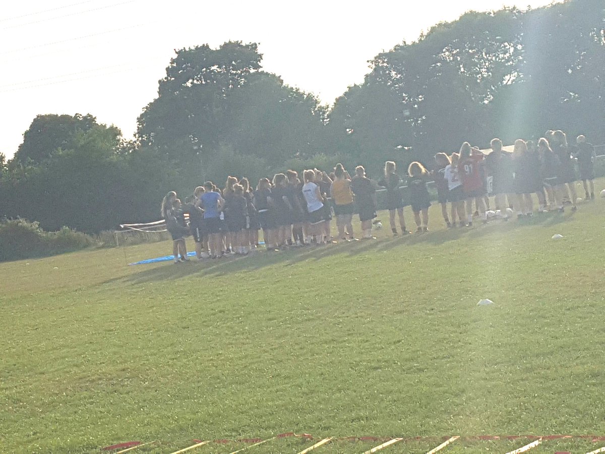 DenhamUnitedLFC's tweet photo. Over 40 ladies in attendance at our 1st training session tonight with more to come. #buildingforthefuture #wearepremier https://t.co/Jkr6pSORGQ
