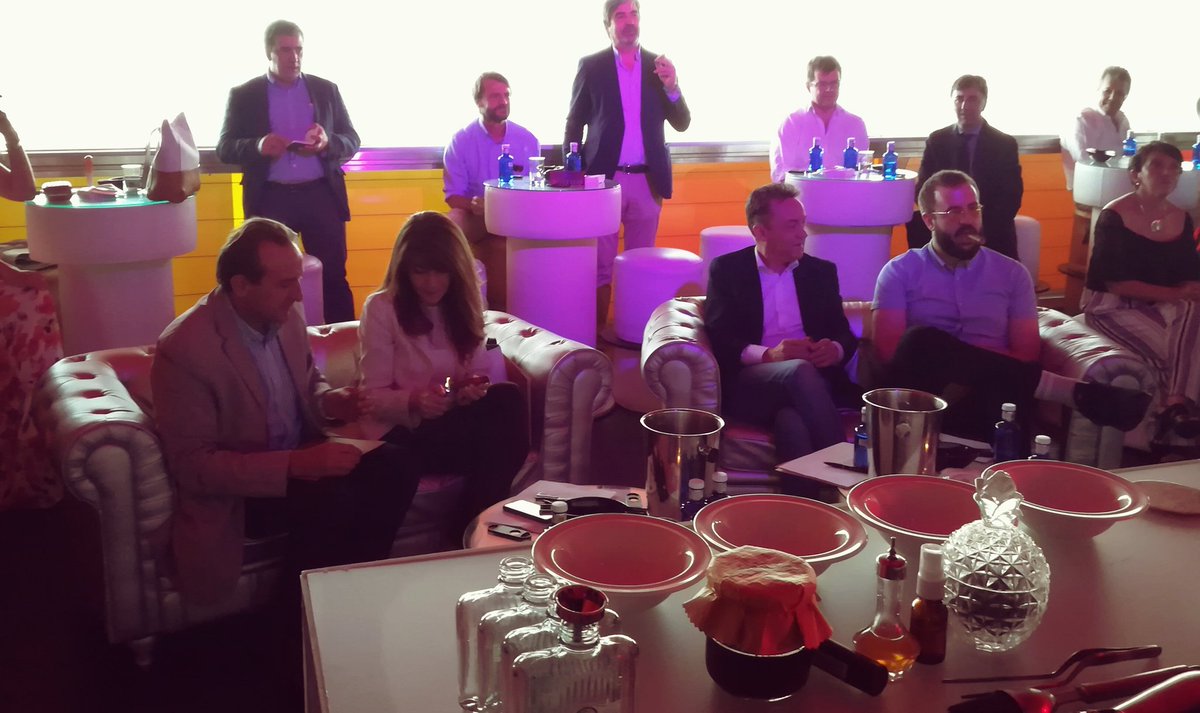 Conocemos al jurado del #HabanosPerfectTwist: <a href="/Jose_A_Colmena/">Jose Andres Colmena</a>, <a href="/MRomeralo/">Manuela Romeralo</a>, <a href="/SergioSauca/">El SaUcacorchos</a> y <a href="/SrCastelo/">Antonio Castelo</a>. ¡Gracias por acompañarnos!