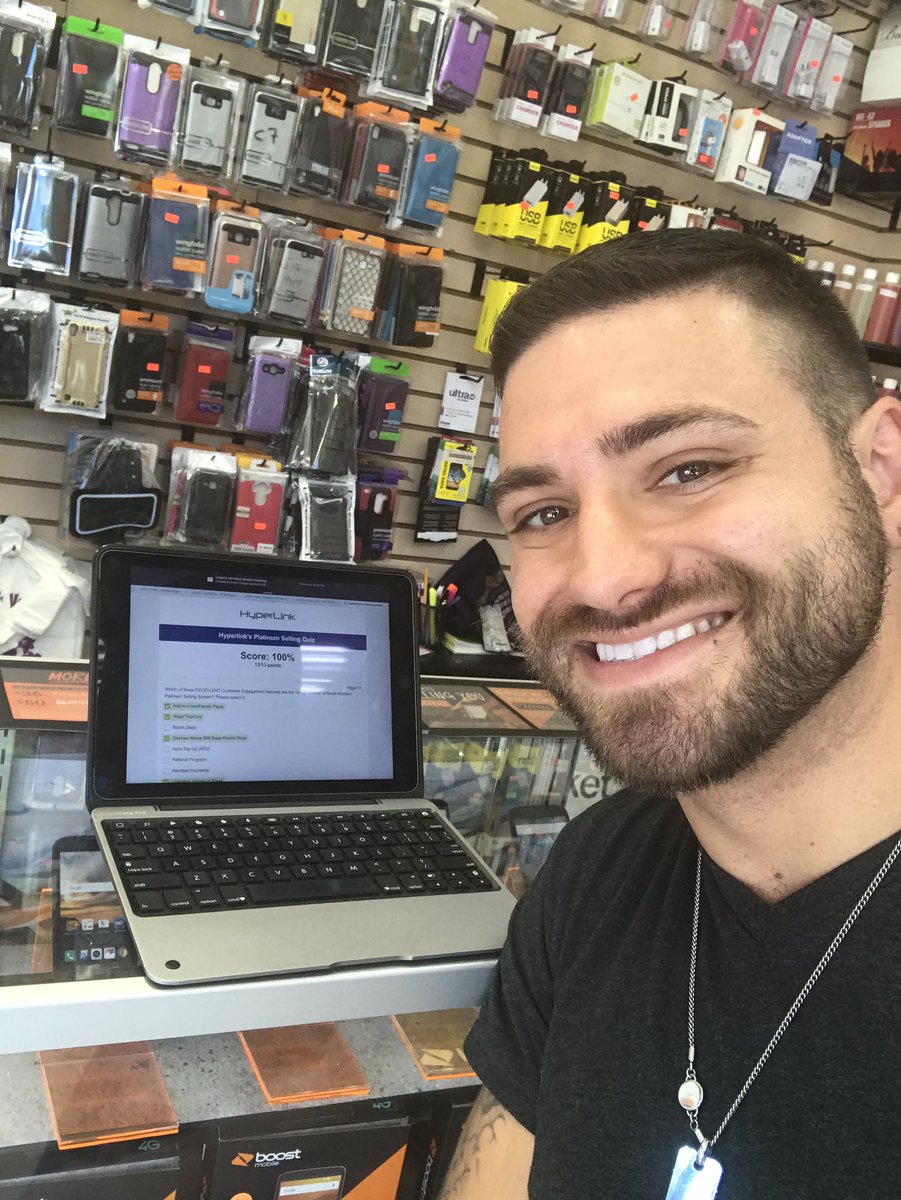 vinnyhyperlink's tweet photo. Ace'ing more of our Platinum selling Quiz's at Star Wireless! Mohammed knows what's up! Doesn't like to be in pics though! #HyperReady https://t.co/hcwYTKQsbI