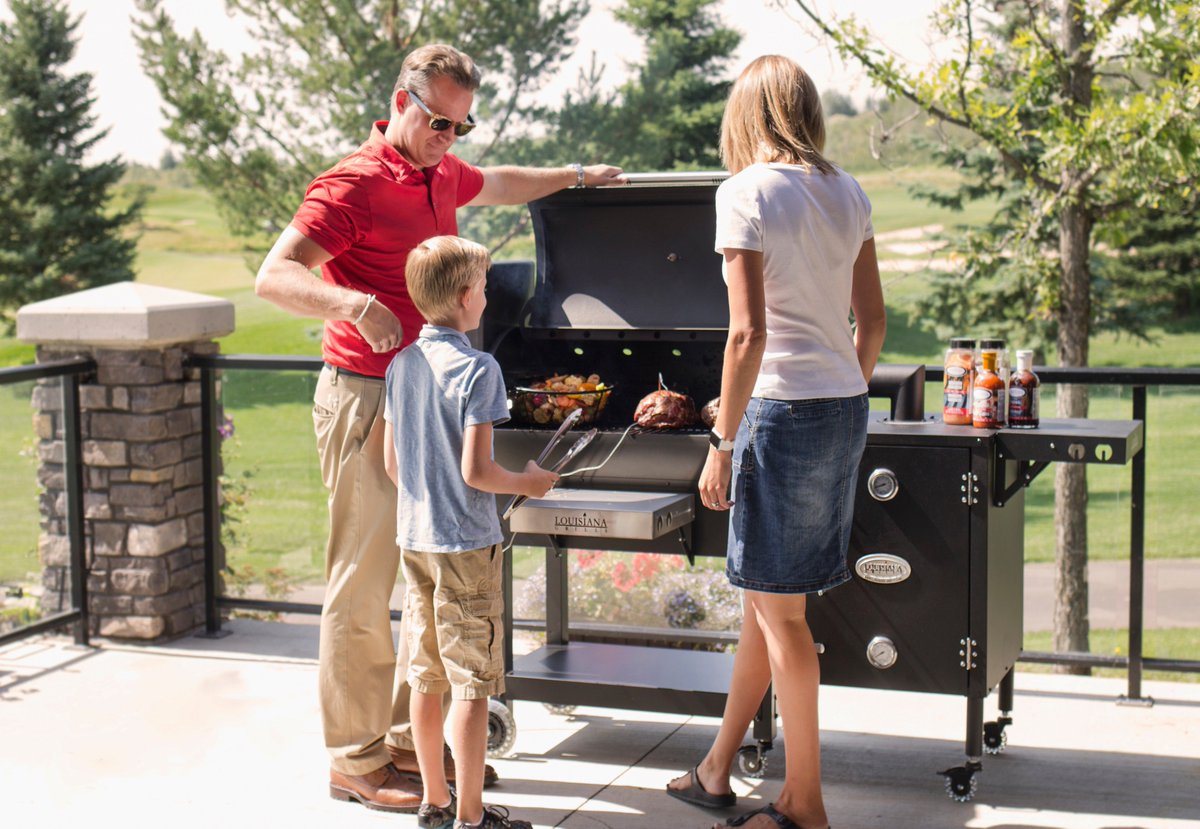 LouisianaGrills's tweet photo. With Louisiana Grills digital control center we'll do the cooking, go spend time with the family. Learn more: https://t.co/v6L3s05sbf https://t.co/x82wpm4ZN1