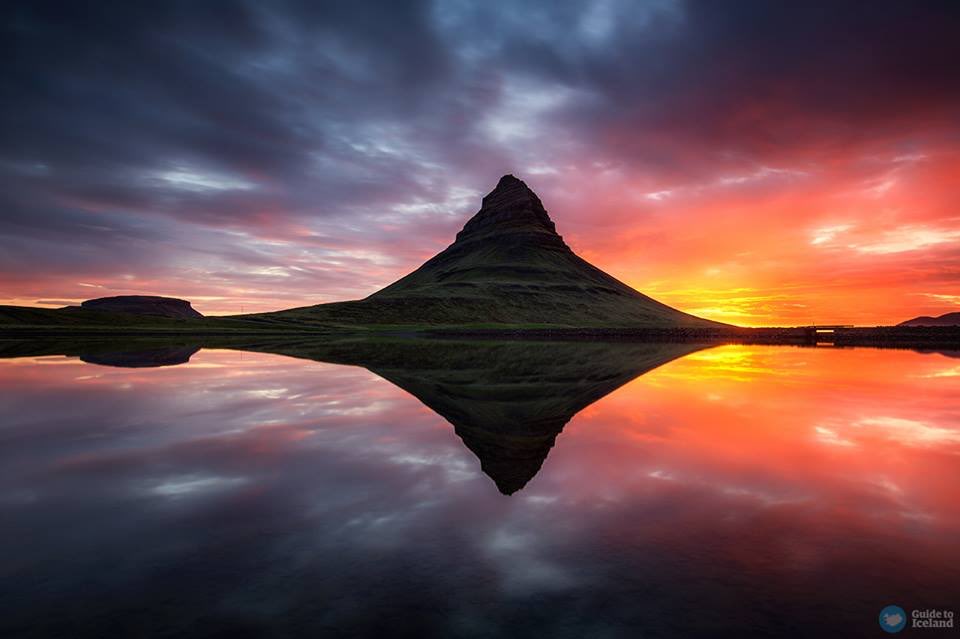 IcelandAr's tweet photo. #ارتحال_ايسلندا
#ايسلندا

يمكنك مشاهدة شمس منتصف الليل التي لاتغيب في اقصى شمال ايسلندا 
وافضل وقت هو ٢١ او ٢٢ يونيو https://t.co/fPKiMR3KHc